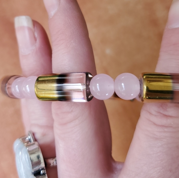 New Unique Rose Quartz Ball Stretchy Bracelet. - Picture 4 of 8